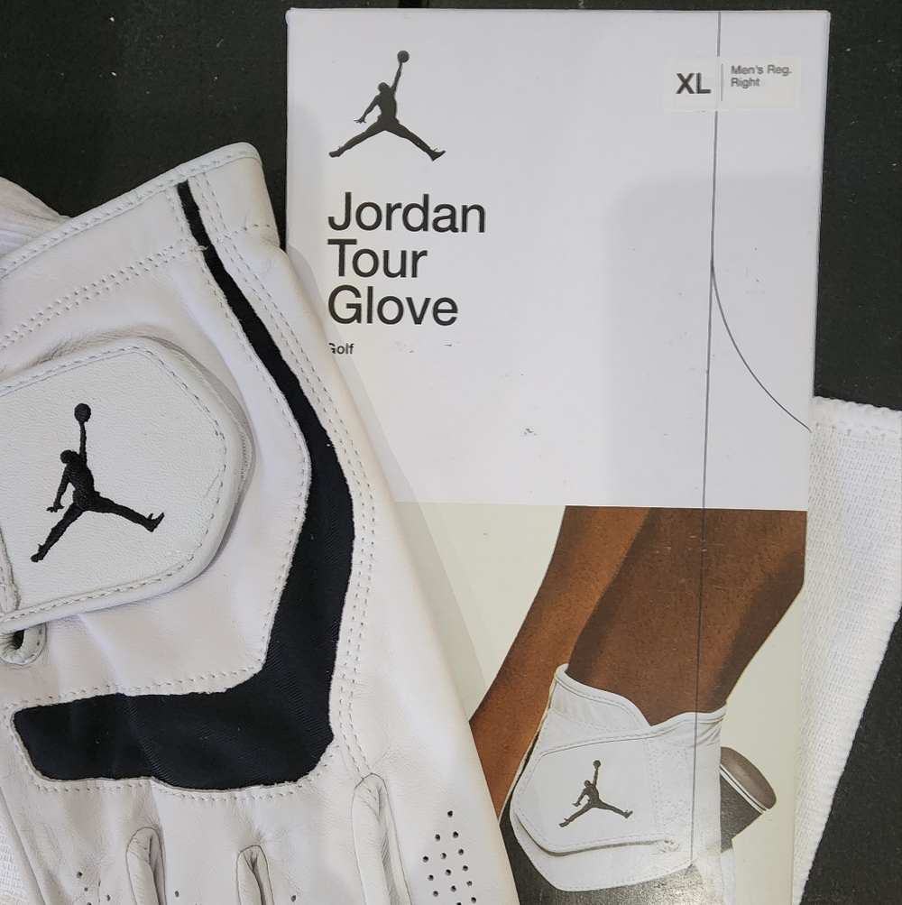 Jordan Men's Black and White Performance Glove
